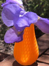 Load image into Gallery viewer, Spiral Vase, make up brush holder, pen holder, single bloom vase