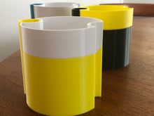 Load image into Gallery viewer, Interlocking Round Herb or Succulent Planter - Retro Styled, Interlocking and Self-Watering
